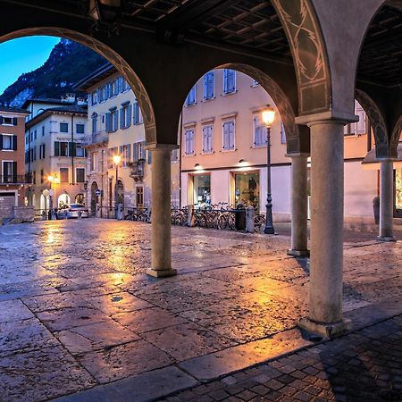 Nido Sui Tetti Di Riva Del Garda - Happy Rentals Exterior foto